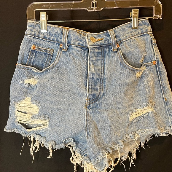 Signature8 Blue Jean Shorts Distressed Vintage-Inspired - Picture 1 of 3